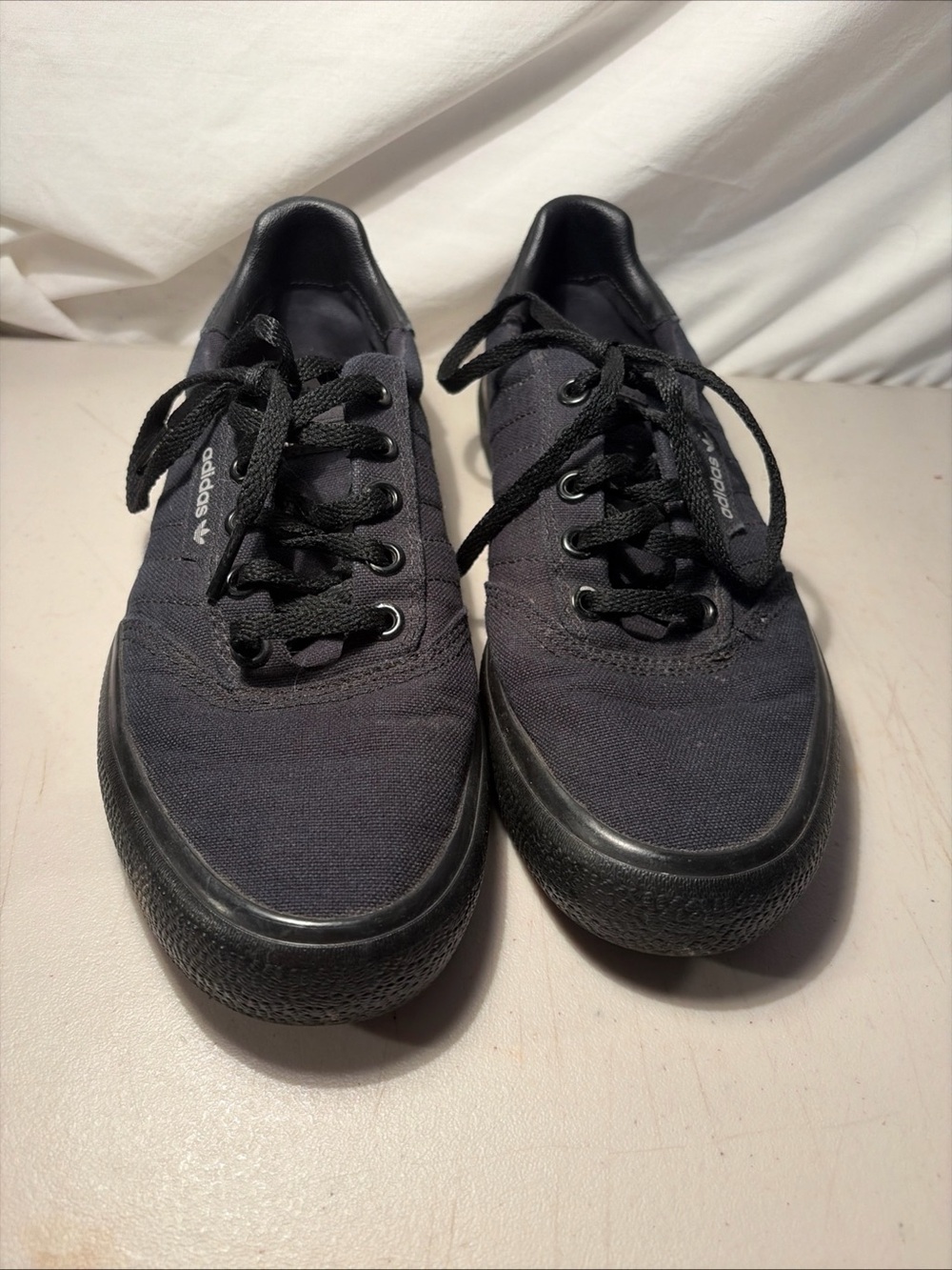 adidas women’s Black Low-Top Canvas Sneakers with Black Sole size 5